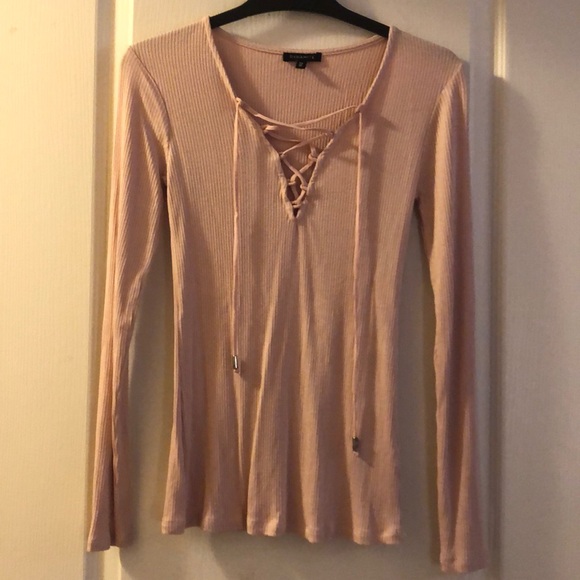💥 2/$25💥 Light pink lace up top - Picture 1 of 1